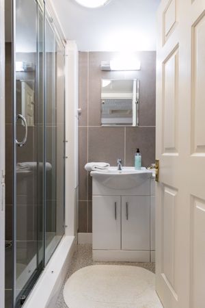 Ensuite- click for photo gallery